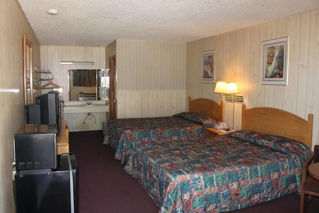 Gold Key Inn Brady Exterior photo