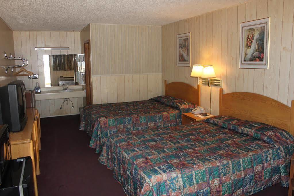 Gold Key Inn Brady Exterior photo